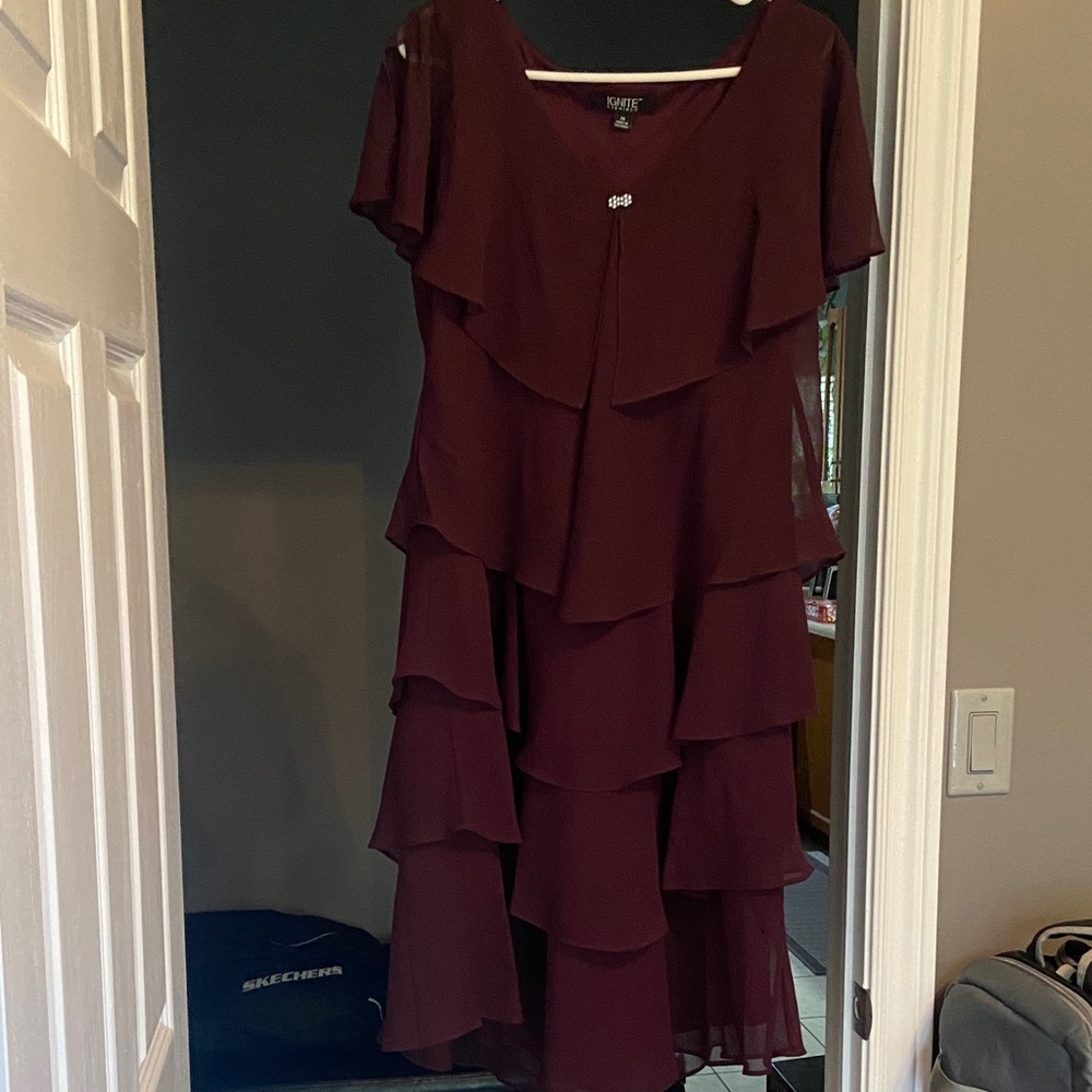 Elegant Burgundy High-Low Dress